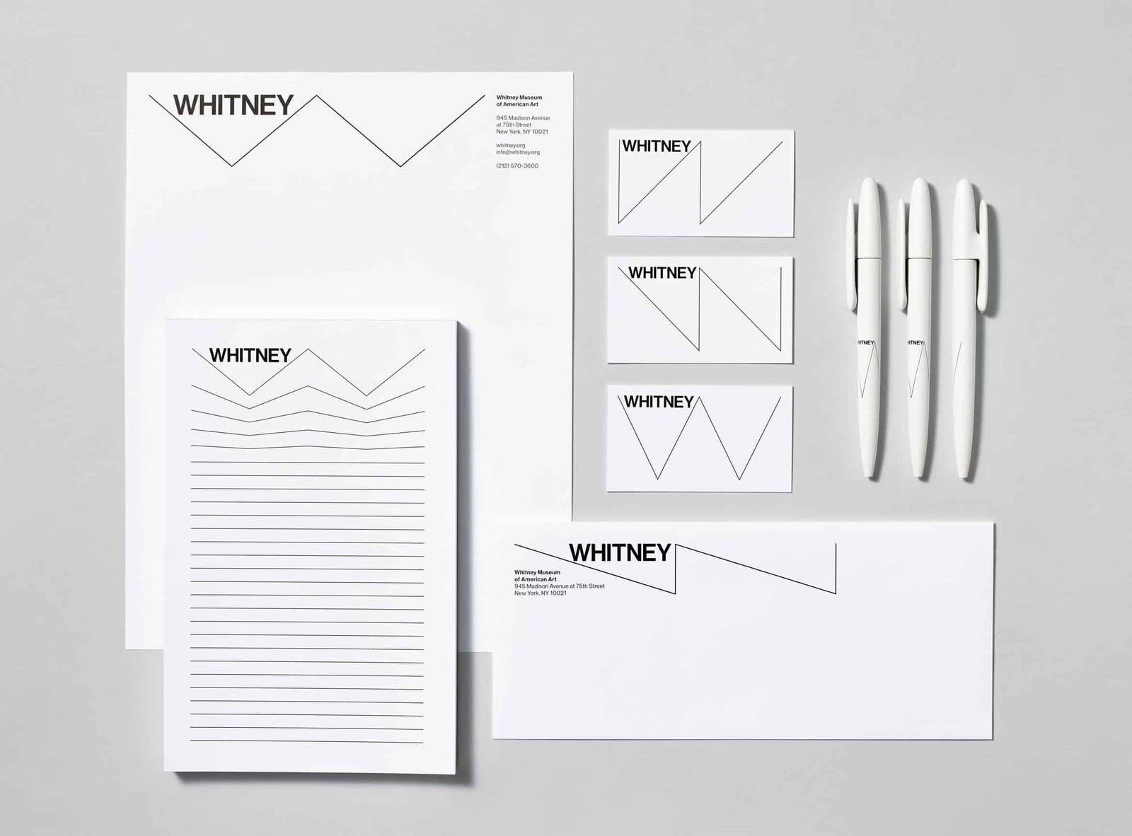 Give Branding Back its Soul : design d'identité Whitney Museum of American Art par Experimental Jetset. Papeterie